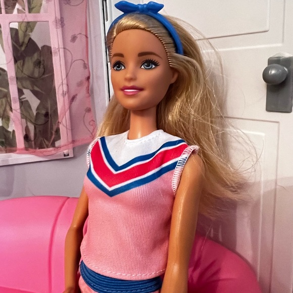 Barbie Doll - Picture 2 of 2